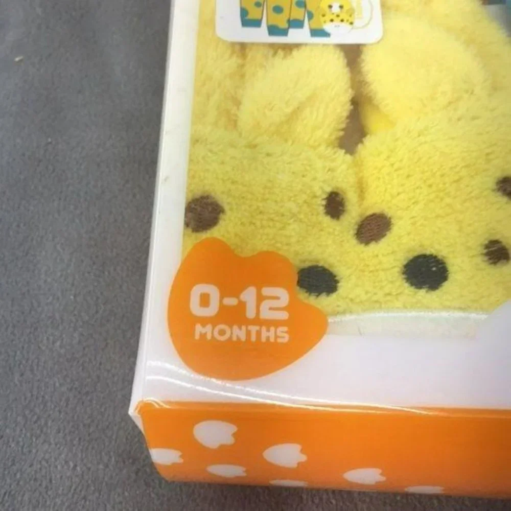 Waddle‎ and Friends Snuggle Pack Slipper and Tights Baby Giraffe Baby Shower Set